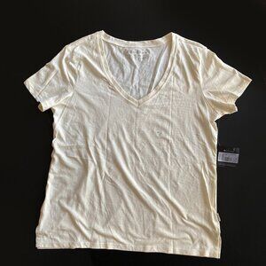 NWT Eddie Bauer Womens Size M Favorite Short Sleeve V-Neck T-Shirt Ivory